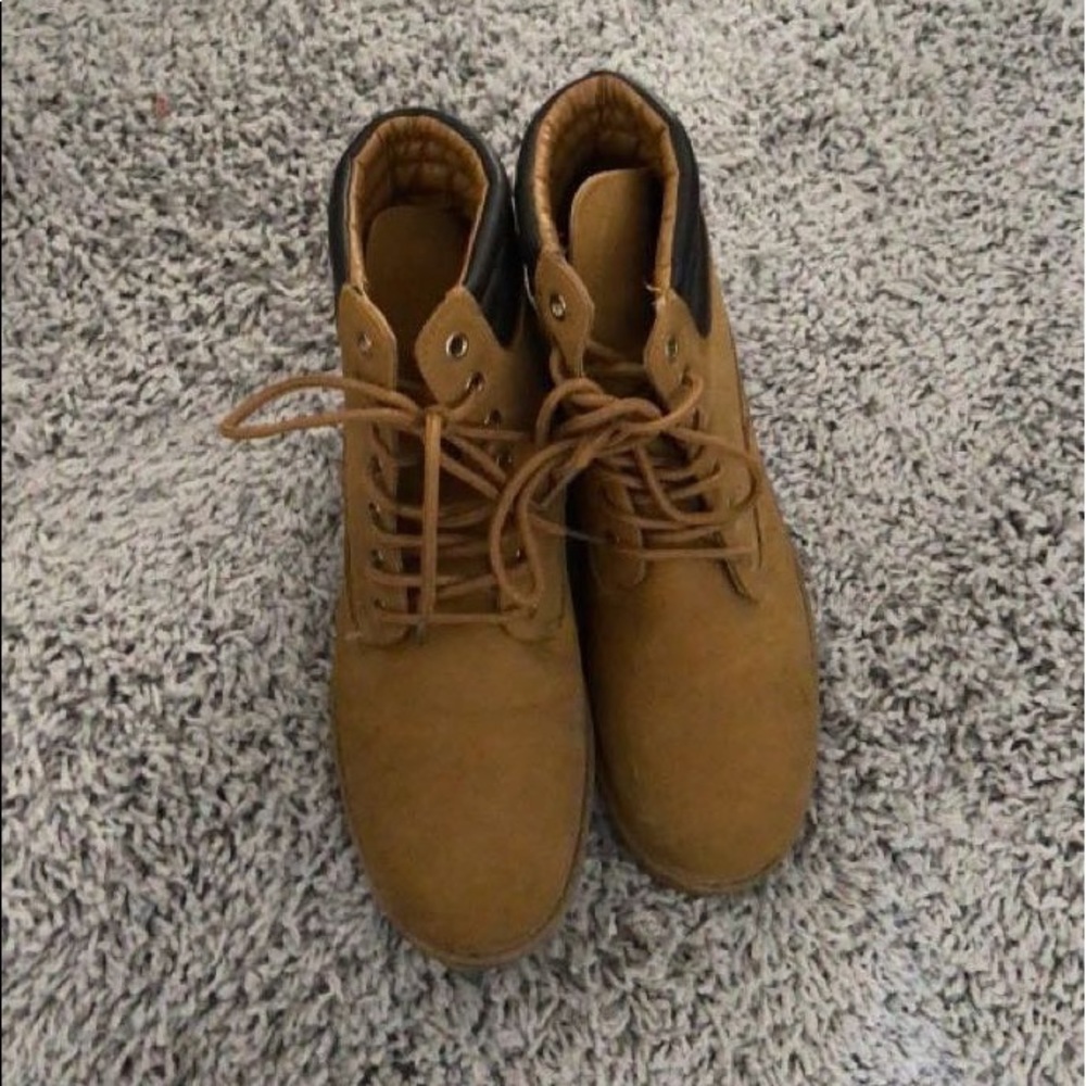 Boots woman’s 9